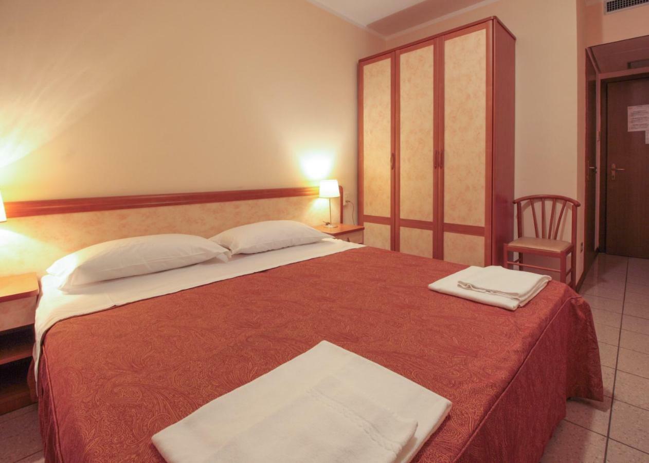 Hotel Rose&Crown Correggio Exterior foto