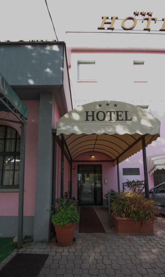 Hotel Rose&Crown Correggio Exterior foto