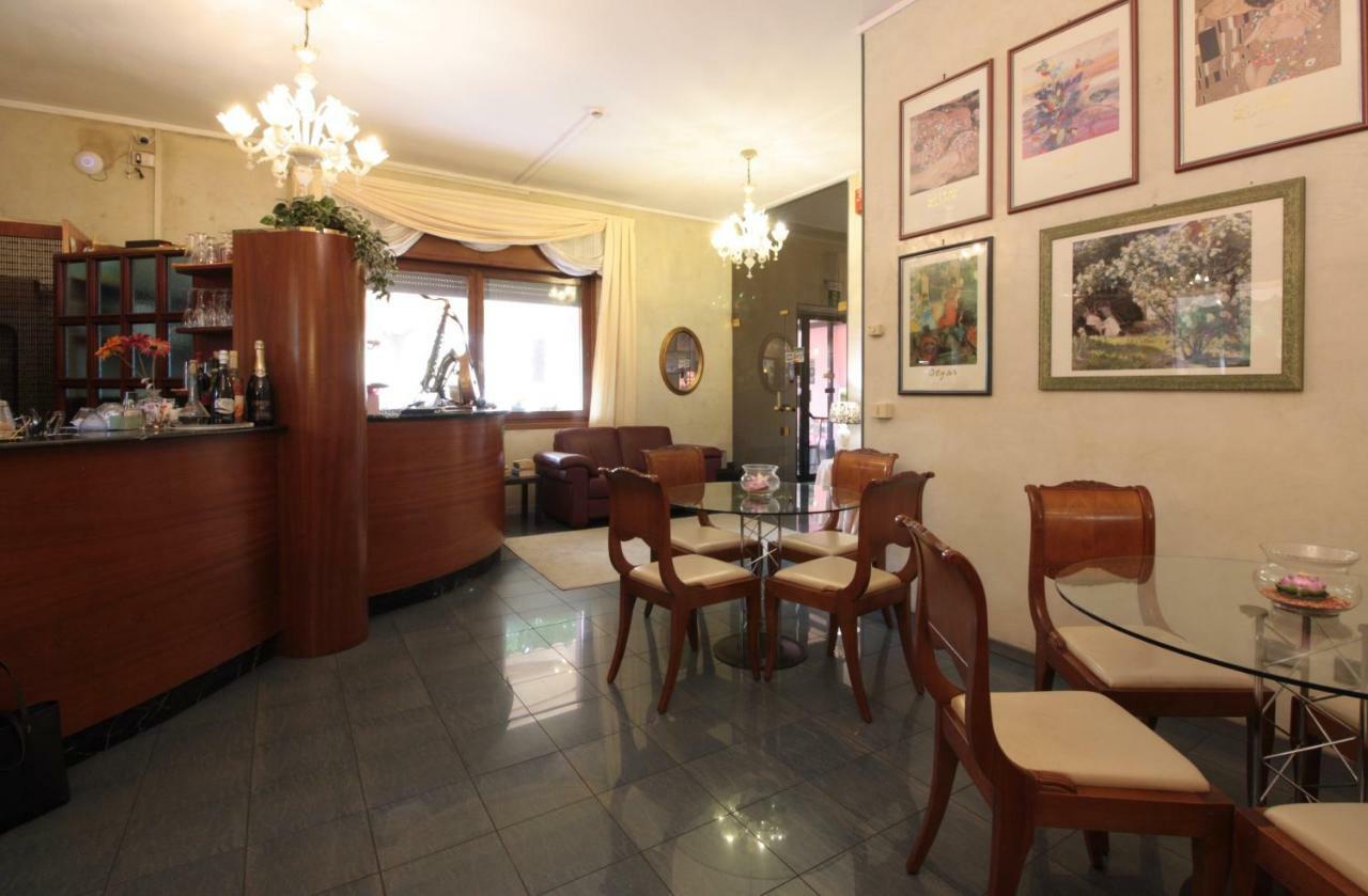 Hotel Rose&Crown Correggio Exterior foto