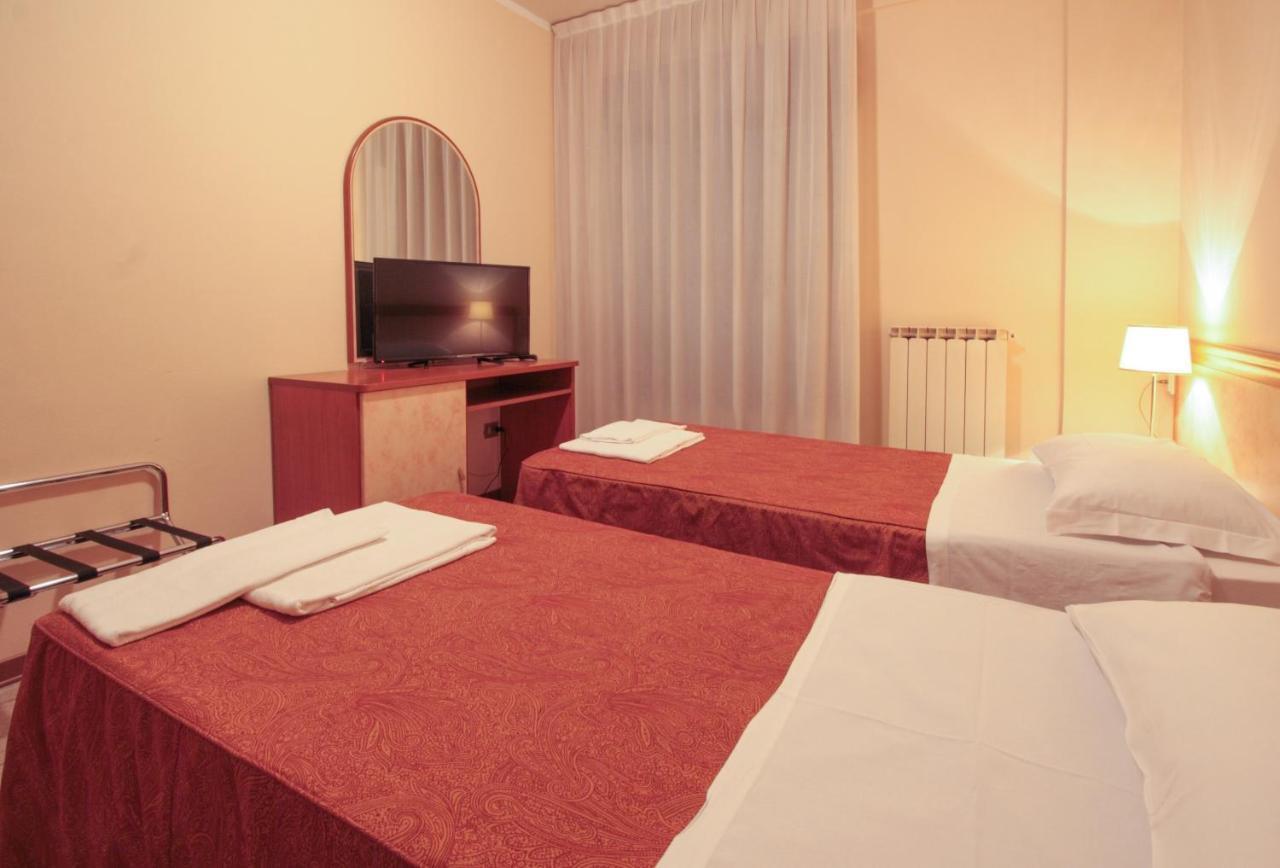 Hotel Rose&Crown Correggio Exterior foto